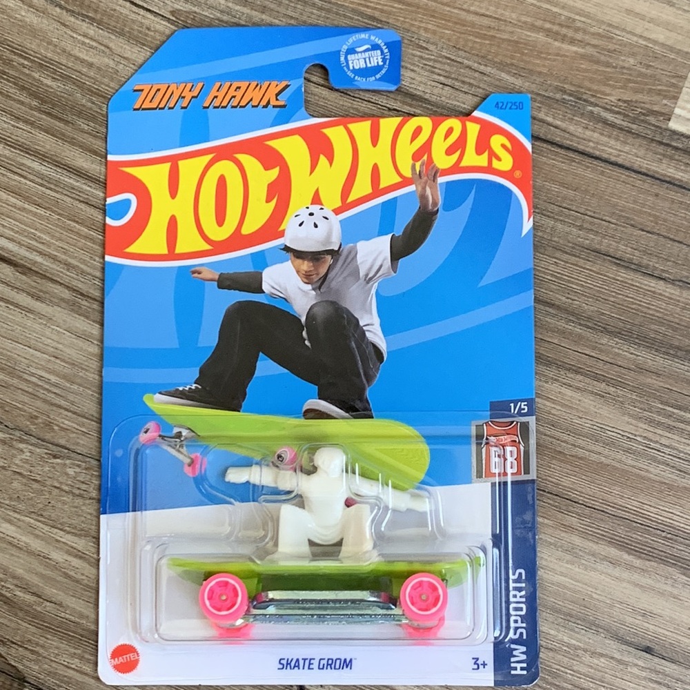 Hot Wheels Tony Hawk Skate Grom Zebra Stripes Design Skateboard Hotwheels New